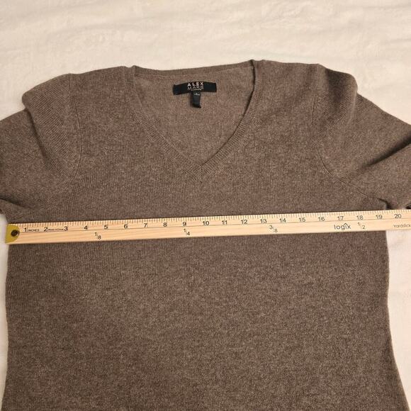 Alex Marie Cashmere Sweater Brown V-Neck Sz L Timeless Minimalist QuietLuxury - Picture 5 of 7